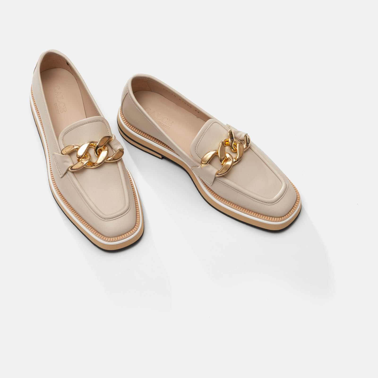 Лоферы: история, особенности и с чем носить