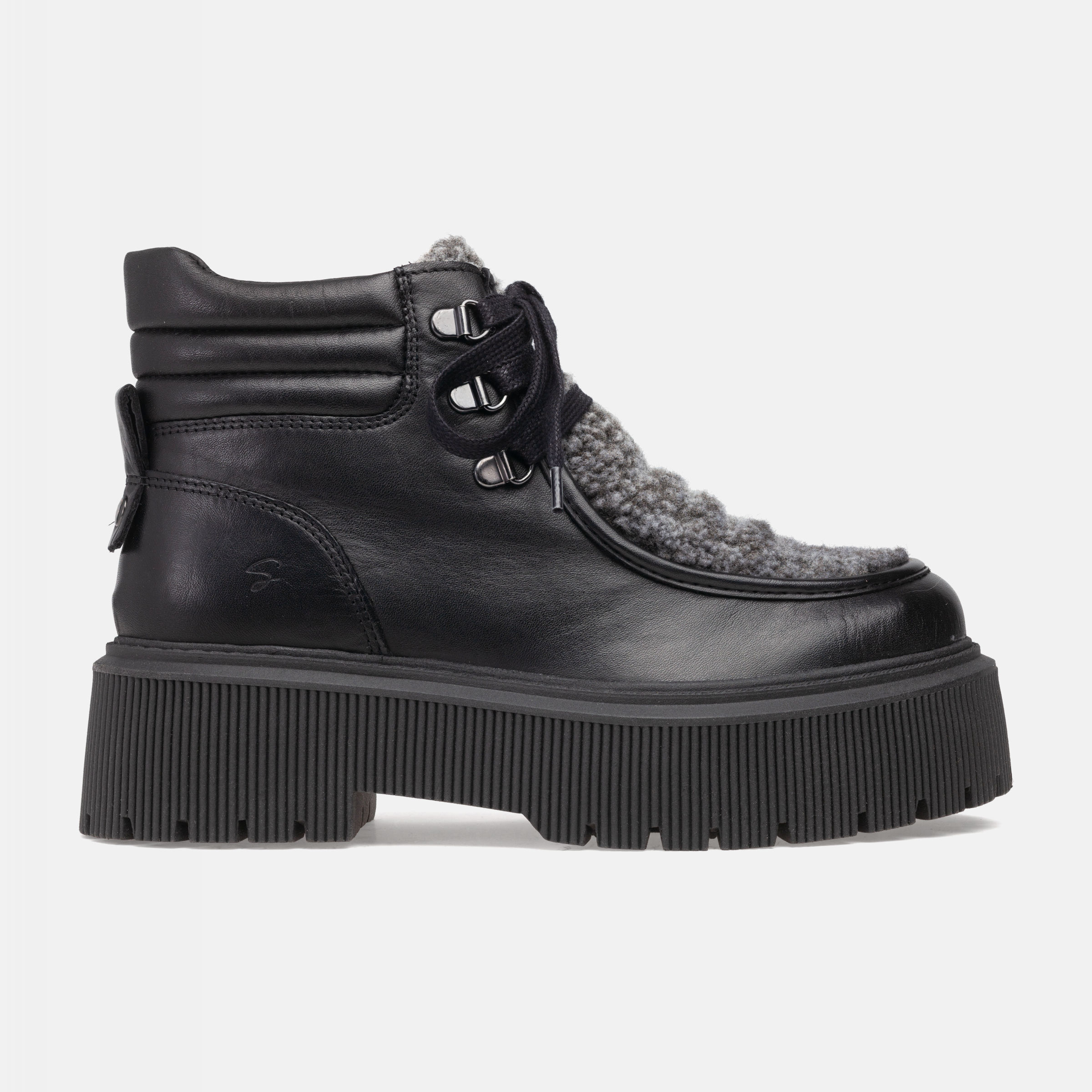 Высокие ботинки - Black S222-1801-#641-01 – женские высокие ботинки бренда«Shoedesign», купить по отличной цене в интернет-магазине «Quip»